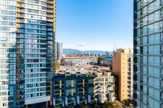 Photo 19: 1502 918 COOPERAGE Way in Vancouver: Yaletown Condo for sale in "MARINER" (Vancouver West)  : MLS®# R2745538