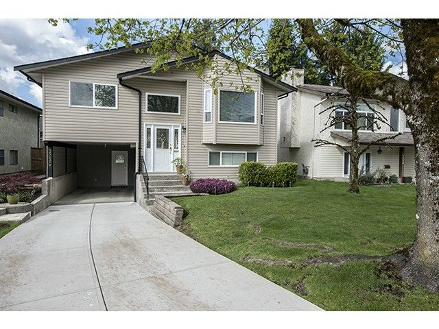 Main Photo: 3236 SAMUELS Court in Coquitlam: New Horizons House for sale in "New Horizons" : MLS®# V1062540
