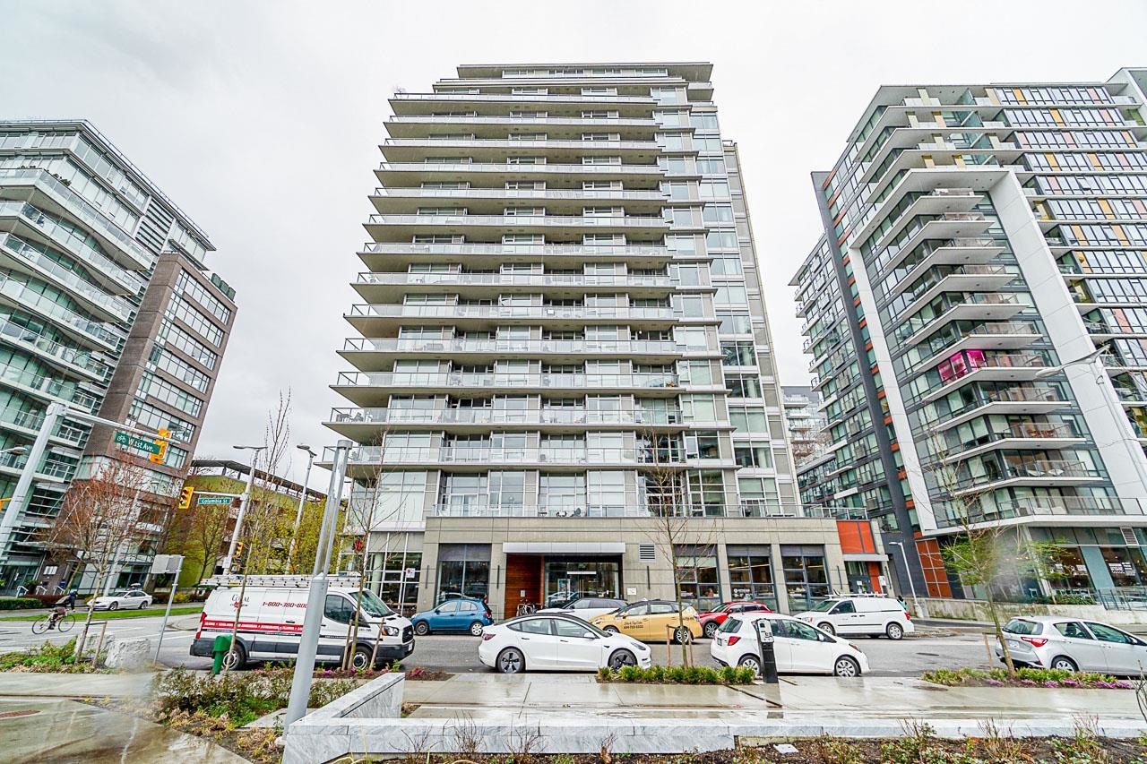 Main Photo: 203 1708 COLUMBIA Street in Vancouver: False Creek Condo for sale in "WALL CENTRE FALSE CREEK" (Vancouver West)  : MLS®# R2672438