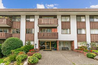 Photo 17: 202 1345 CHESTERFIELD Avenue in North Vancouver: Central Lonsdale Condo for sale in "Chesterfield Manor" : MLS®# R2727699