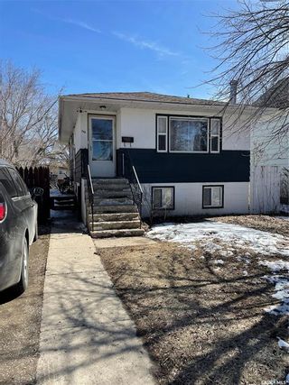 Photo 1: 340 U Avenue South in Saskatoon: Pleasant Hill Residential for sale : MLS®# SK966946