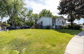 Photo 2: 301 Beech Street W in Whitby: Downtown Whitby House (Bungalow-Raised) for sale : MLS®# E8199814