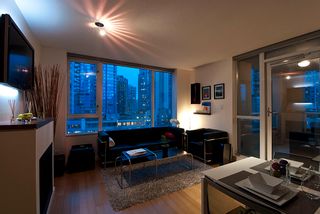 Photo 4: 509 822 SEYMOUR Street in Vancouver: Downtown VW Condo for sale in "L'ARIA" (Vancouver West)  : MLS®# V938460