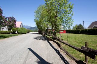 Photo 3: 42975 SOUTH SUMAS Road in Sardis: Greendale Chilliwack House for sale : MLS®# H1301840
