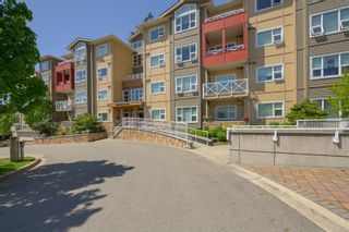 Photo 1: 404 1900 Watkiss Way in View Royal: VR Hospital Condo for sale : MLS®# 930883