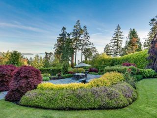 Photo 17: 13720 MARINE Drive: White Rock House for sale (South Surrey White Rock)  : MLS®# R2759335