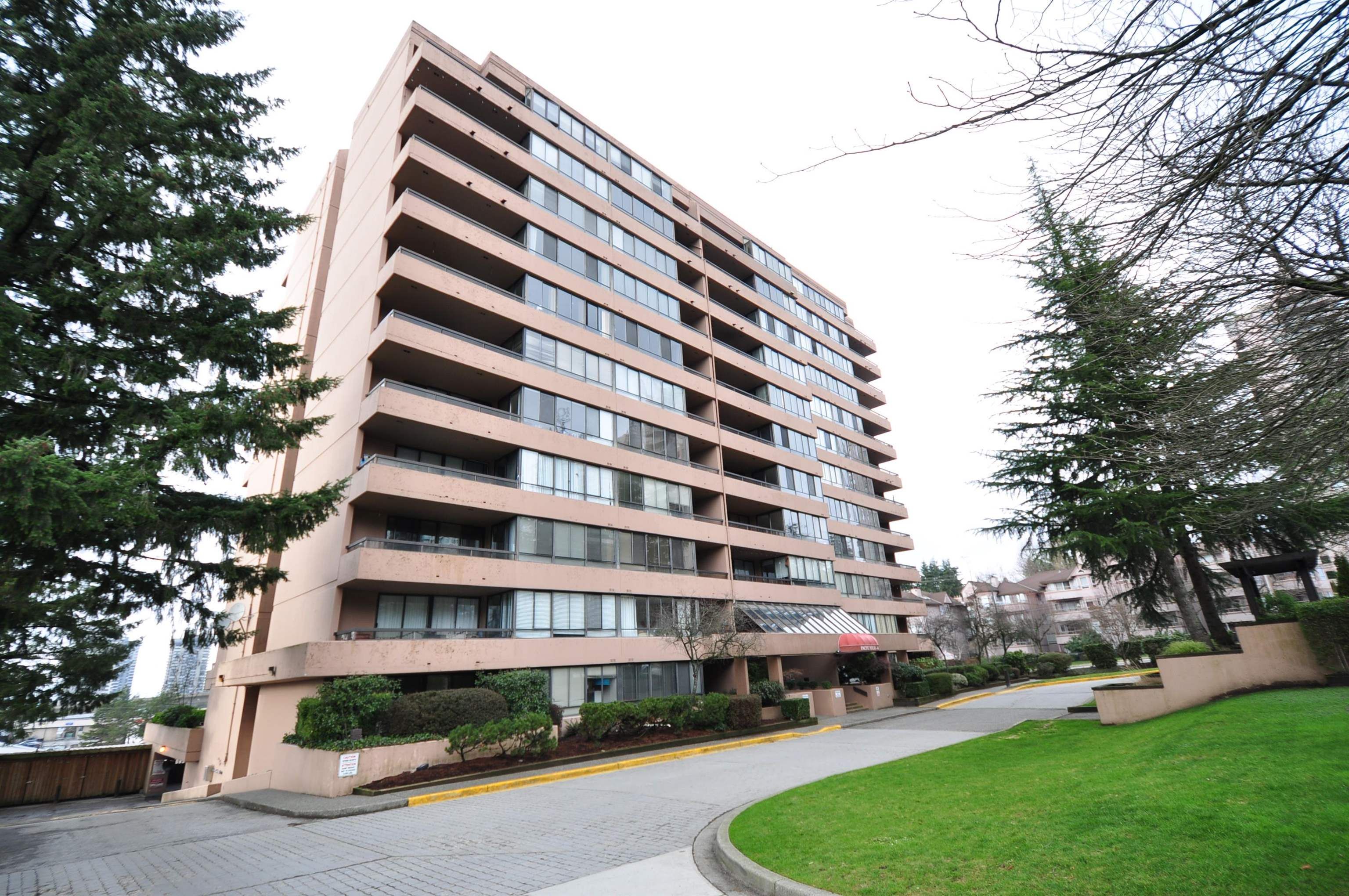 Main Photo: P4 460 WESTVIEW Street in Coquitlam: Coquitlam West Condo for sale in "PACIFIC HOUE" : MLS®# R2747665