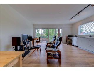 Photo 5: 206 1661 E 2ND Avenue in Vancouver: Grandview VE Condo for sale in "2ND & COMMERCIAL" (Vancouver East)  : MLS®# V1136892