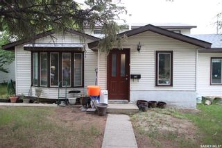 Main Photo: 31 A & B HOWELL Avenue in Saskatoon: Hudson Bay Park Residential for sale : MLS®# SK905609