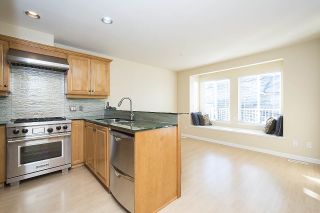 Photo 5: 275 E 5TH STREET in North Vancouver: Lower Lonsdale Townhouse for sale : MLS®# R2332474