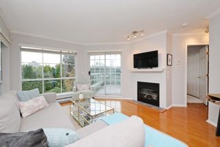 Photo 3: 301 250 W 4TH Street in North Vancouver: Lower Lonsdale Condo for sale in "Harbour Mews" : MLS®# R2212939