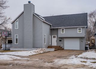 Photo 1: 60 10th Street SW in Portage la Prairie: House for sale : MLS®# 202402758