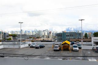 Photo 16: 306 345 W 10TH Avenue in Vancouver: Mount Pleasant VW Condo for sale in "VILLA MARQUIS" (Vancouver West)  : MLS®# R2306951