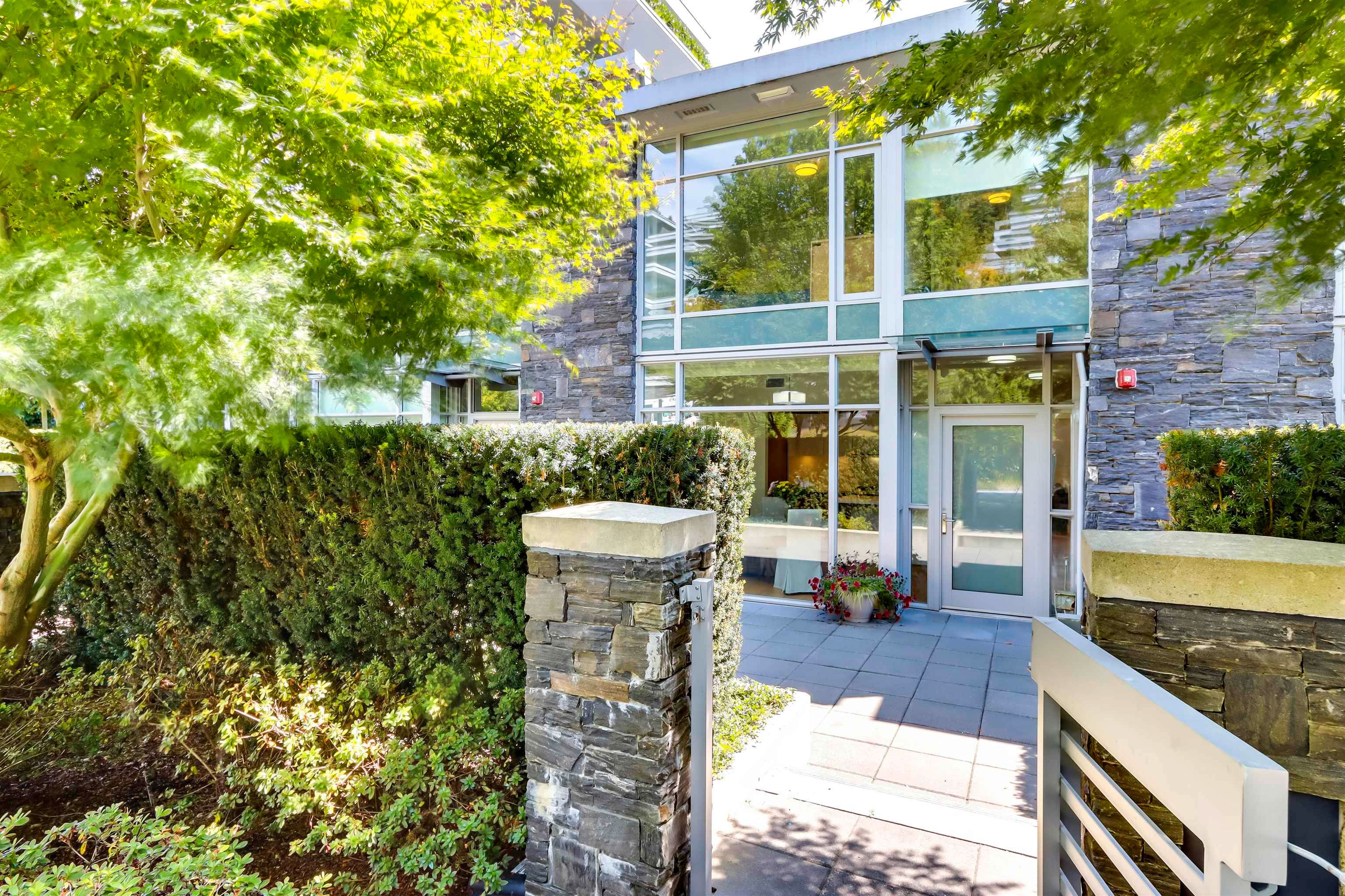 Main Photo: 880 ARTHUR ERICKSON Place in West Vancouver: Park Royal Townhouse for sale in "Evelyn at Forest's Edge" : MLS®# R2863815