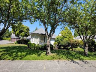Main Photo: 103 15519 87A Avenue in Surrey: Fleetwood Tynehead Townhouse for sale in "Evergreen Estates" : MLS®# R2628790