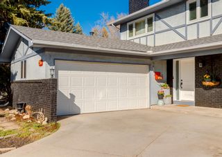 Photo 3: 2316 Palisade Drive SW in Calgary: Palliser Detached for sale : MLS®# A1102283