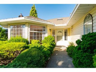 Photo 4: 5987 133 Street in Surrey: Panorama Ridge House for sale in "PANORAMA RIDGE" : MLS®# R2498073