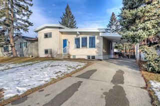 Photo 2: 2424 58 Avenue SW in Calgary: North Glenmore Park Detached for sale : MLS®# A2098169