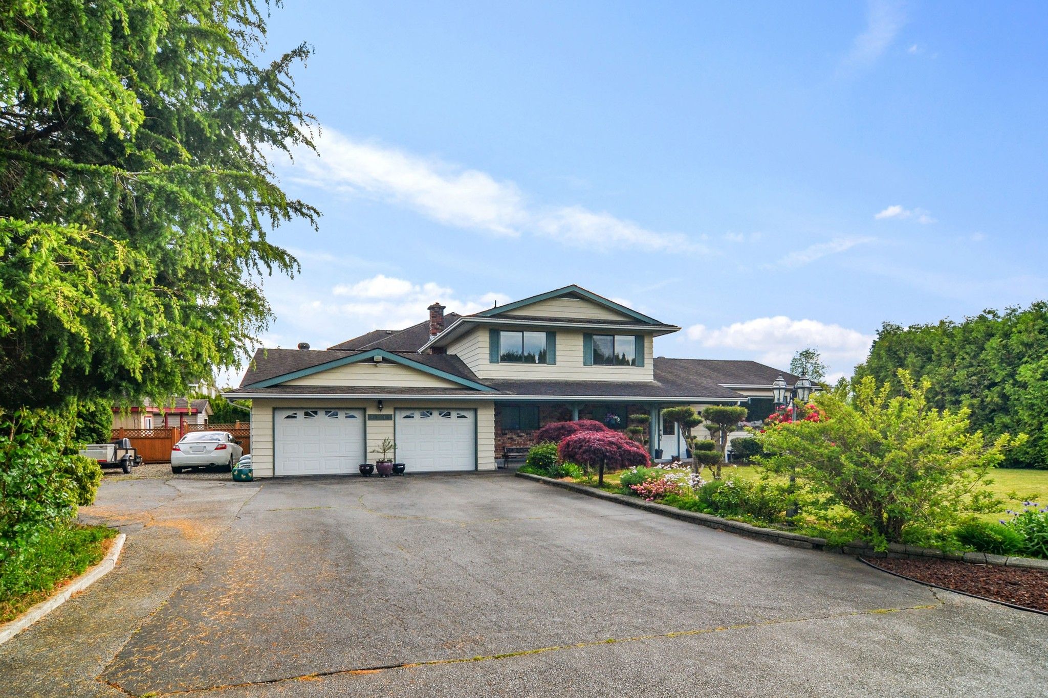 Main Photo: 26816 27 Avenue in Langley: Aldergrove Langley House for sale : MLS®# R2581115