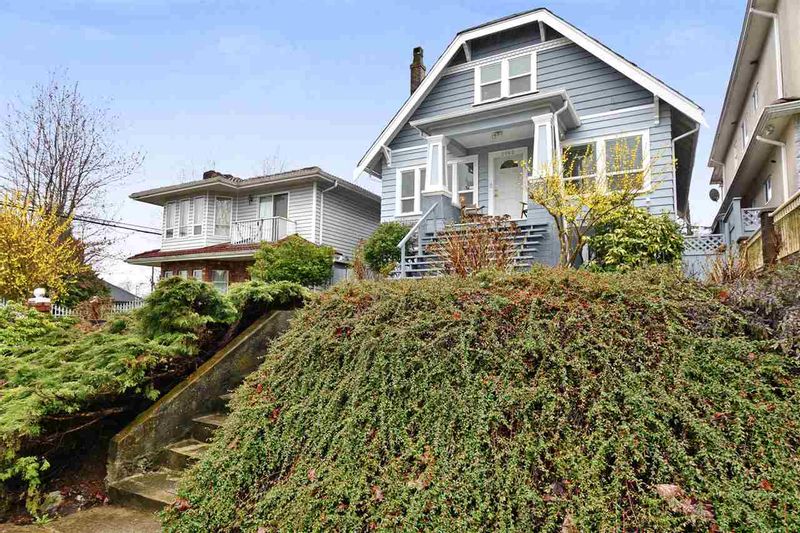 FEATURED LISTING: 2992 2ND Avenue East Vancouver