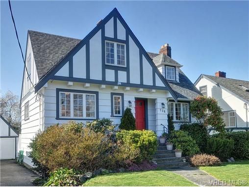 Main Photo: 736 Newport Ave in VICTORIA: OB South Oak Bay House for sale (Oak Bay)  : MLS®# 664848