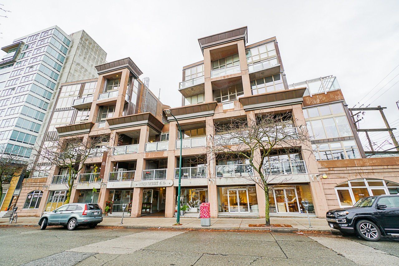 Main Photo: 502 1529 W 6TH Avenue in Vancouver: False Creek Condo for sale in "South Granville Lofts" (Vancouver West)  : MLS®# R2518906