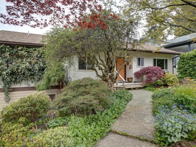 FEATURED LISTING: 1547 GRANDVIEW Road Gibsons