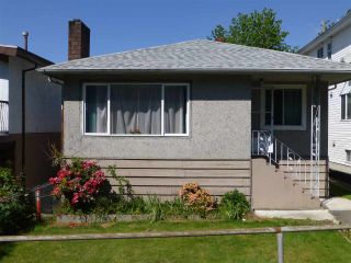 Photo 1: 2617 RENFREW Street in Vancouver: Renfrew VE House for sale (Vancouver East)  : MLS®# R2067434