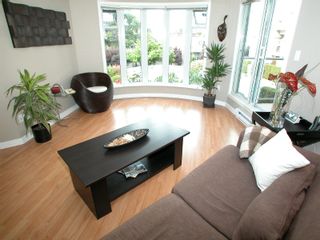 Photo 8: 212 1236 W 8TH Avenue in Vancouver: Fairview VW Condo for sale in "GALLERIA II." (Vancouver West)  : MLS®# V727588