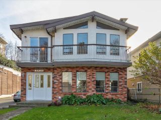 Photo 1: 1918 E 40TH AVENUE in Vancouver: Victoria VE House for sale (Vancouver East)  : MLS®# R2634637