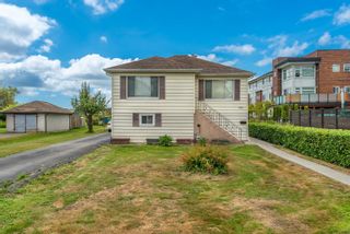 Photo 2: 236 JARDINE Street in New Westminster: Queensborough House for sale : MLS®# R2714405