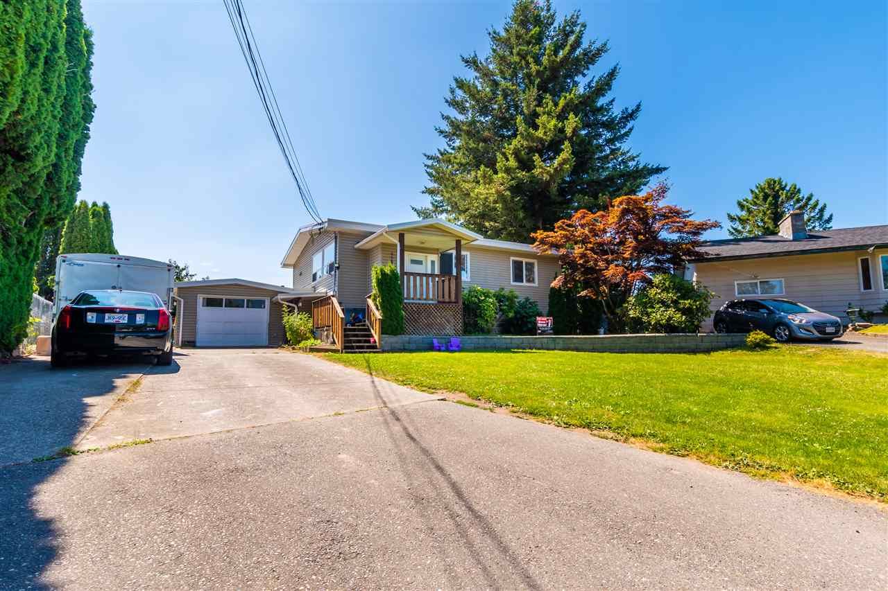 Main Photo: 45640 NEWBY Drive in Chilliwack: Sardis West Vedder Rd House for sale in "SARDIS" (Sardis)  : MLS®# R2481893
