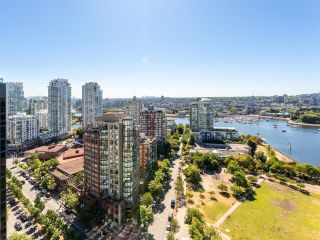 Photo 9: 2605 388 DRAKE Street in Vancouver: Yaletown Condo for sale in "GOVERNOR'S TOWER" (Vancouver West)  : MLS®# R2840393