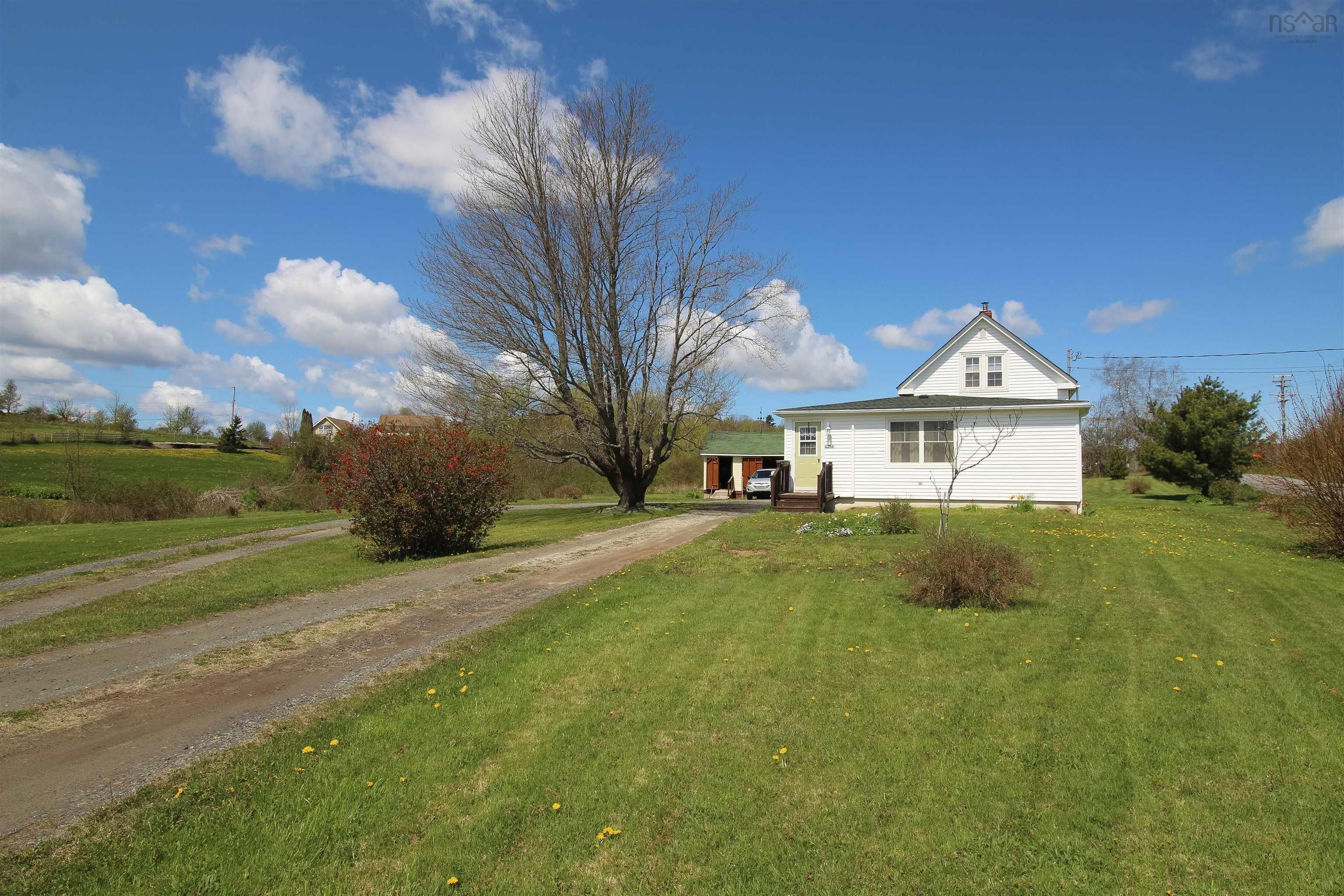 Main Photo: 1388 Bog Road in Falmouth: Hants County Residential for sale (Annapolis Valley)  : MLS®# 202309625