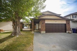 Photo 1: 323 Jan Crescent in Saskatoon: Lakeridge SA Residential for sale : MLS®# SK917090