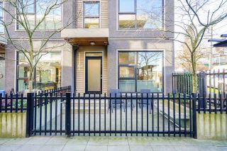 Photo 2: 2330 WINDSOR Street in Vancouver: Mount Pleasant VE Townhouse for sale in "7&W" (Vancouver East)  : MLS®# R2658681