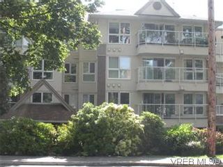 Photo 2: 408 1501 Richmond Ave in VICTORIA: Vi Jubilee Condo for sale (Victoria)  : MLS®# 577424
