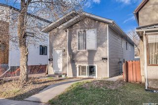 Photo 1: 528 H Avenue South in Saskatoon: Riversdale Residential for sale : MLS®# SK967393