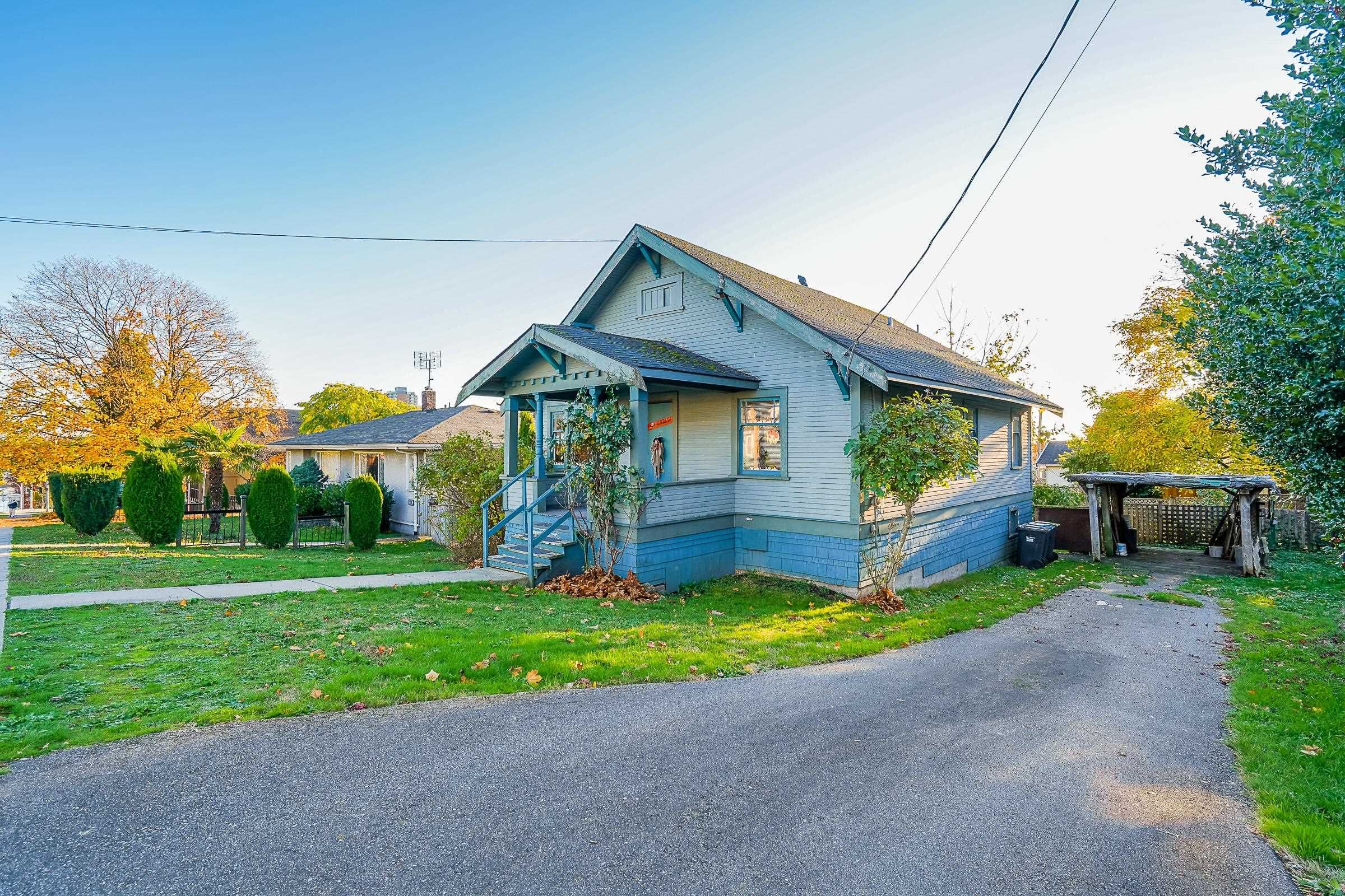 Main Photo: 214 EIGHTH Street in New Westminster: Uptown NW House for sale in "BROW OF THE HILL" : MLS®# R2630903