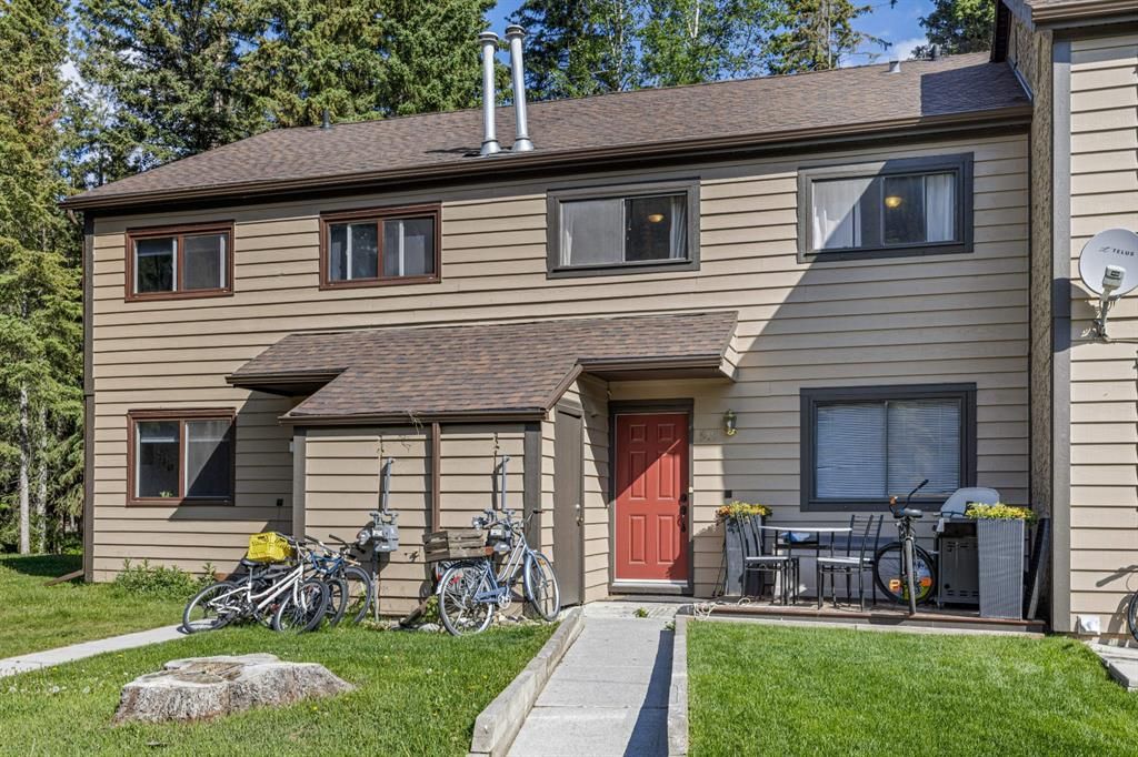 Main Photo: 515 Cougar Street: Banff Row/Townhouse for sale : MLS®# A1235623