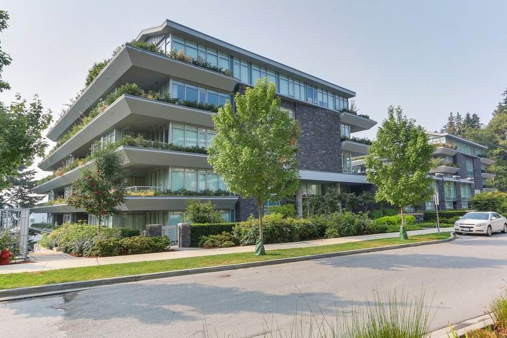 Main Photo: 302 866 ARTHUR ERICKSON Place in West Vancouver: Park Royal Condo for sale in "EVELYN" : MLS®# R2298787