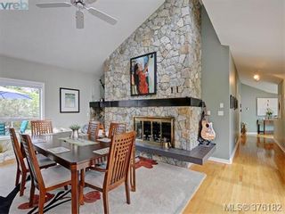 Photo 3: 1564 Prospect Pl in VICTORIA: OB North Oak Bay House for sale (Oak Bay)  : MLS®# 755138
