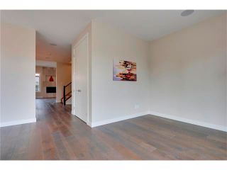 Photo 11: 3715 43 Street SW in Calgary: Glenbrook House for sale : MLS®# C4027438
