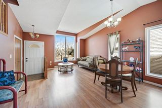 Photo 3: 32 Mckinley Rise SE in Calgary: McKenzie Lake Detached for sale : MLS®# A1202202