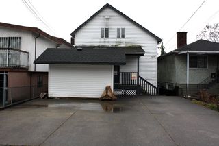 Photo 16: 3641 ADANAC Street in Vancouver: Renfrew VE House for sale (Vancouver East)  : MLS®# R2441963