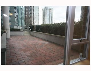 Photo 10: 1418 SEYMOUR MEWS BB in Vancouver: False Creek North Townhouse for sale in "AQUA AT THE PARK" (Vancouver West)  : MLS®# V753142