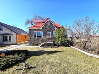 Photo 1: 168 Smithfield Avenue in Winnipeg: West Kildonan Residential for sale (4D)  : MLS®# 202408982