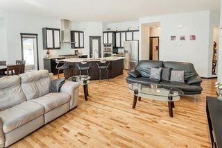 Photo 10: 50 Berrydale Avenue in Winnipeg: St Vital Residential for sale (2D)  : MLS®# 202308664