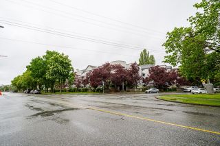 Photo 2: 211 5465 201 Street in Langley: Langley City Condo for sale in "Briarwood" : MLS®# R2878971