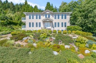 Main Photo: 530 CRAIGMOHR Drive in West Vancouver: Glenmore House for sale : MLS®# R2871140